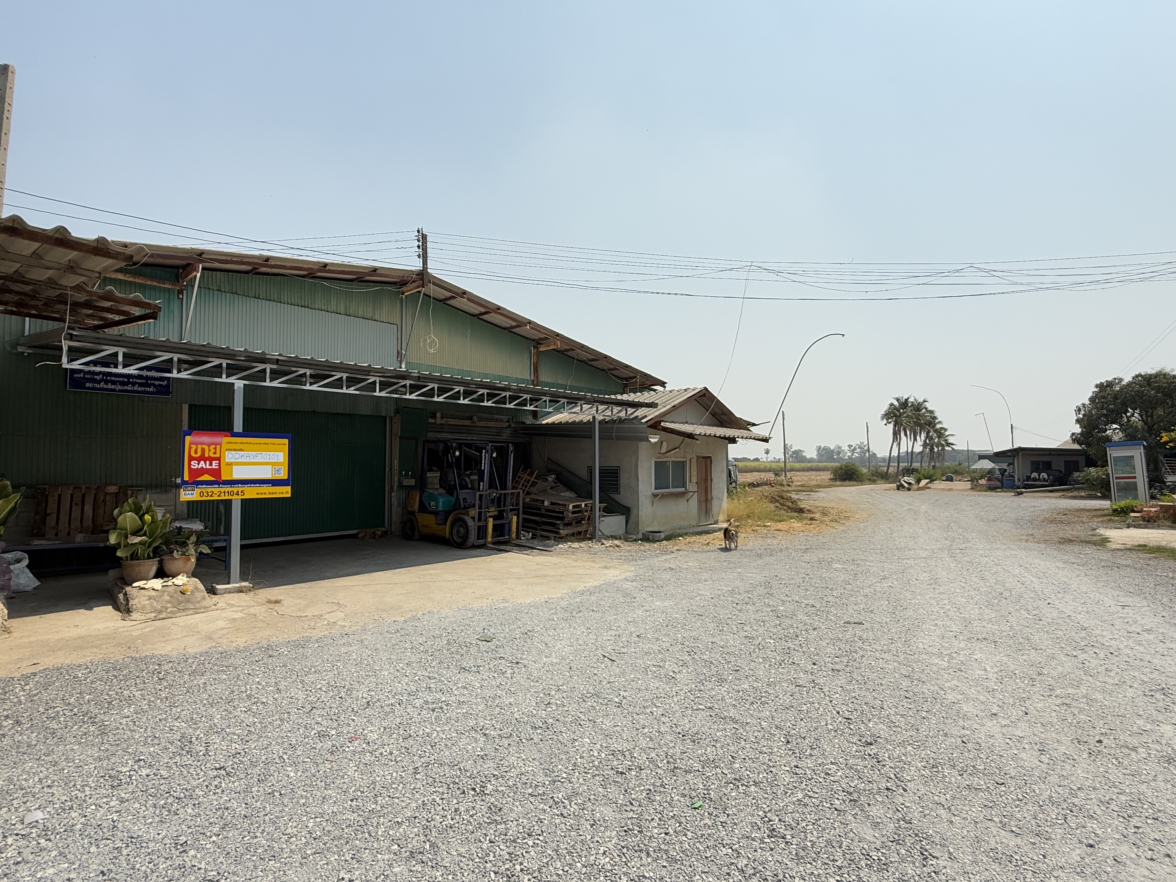 Warehouse Building with Supporting Structures in Nong Lan
