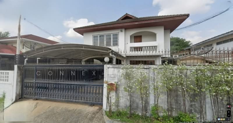 Two-storey single house located at Soi 6-1, Lat Phrao 35., Bangkok