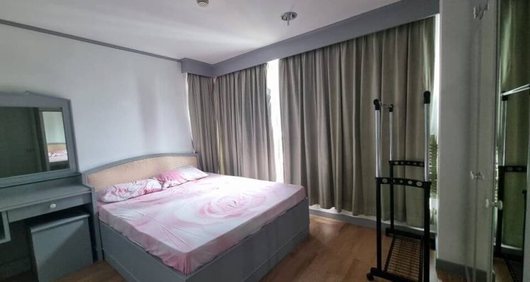 2 Bedroom Condo For Rent in Ratchathewi