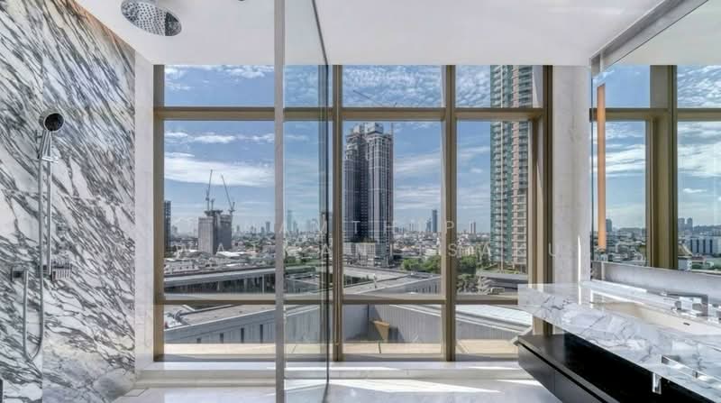 Four Seasons Private Residences, Bangkok