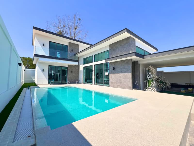 3 Bedroom Pool Villa for Sale East Pattaya, Chon Buri (Pattaya)