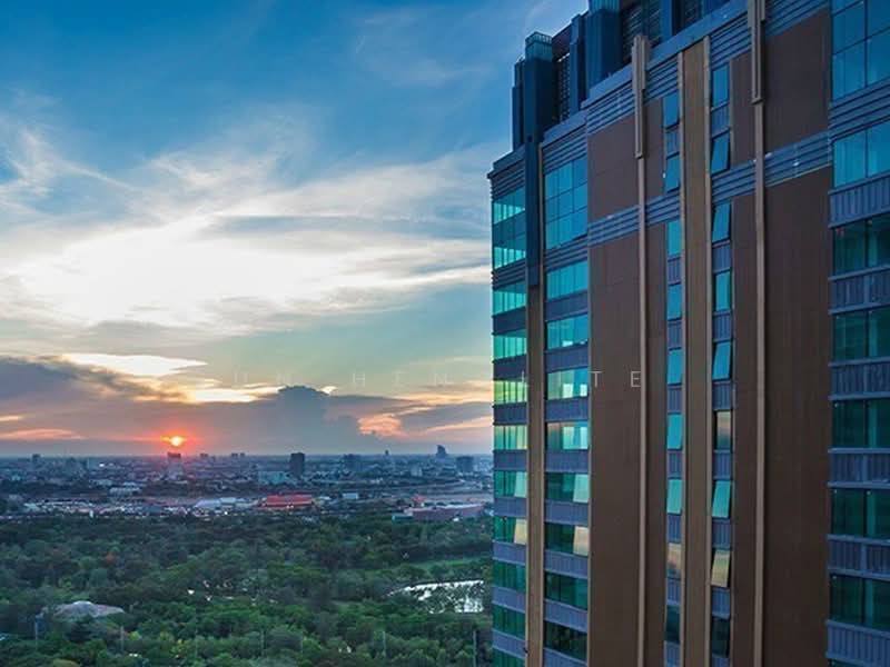Equinox Phahol Vibha, Bangkok