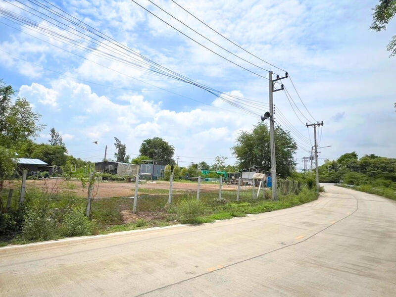 ที่ดินถมแล้ว 1-2-55 ไร่ (655 ตร.ว.) ซอยรุ่งทรัพย์ สามโคก, Pathum Thani