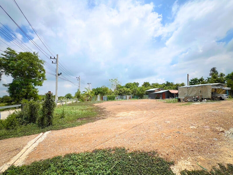 ที่ดินถมแล้ว 1-2-55 ไร่ (655 ตร.ว.) ซอยรุ่งทรัพย์ สามโคก, Pathum Thani