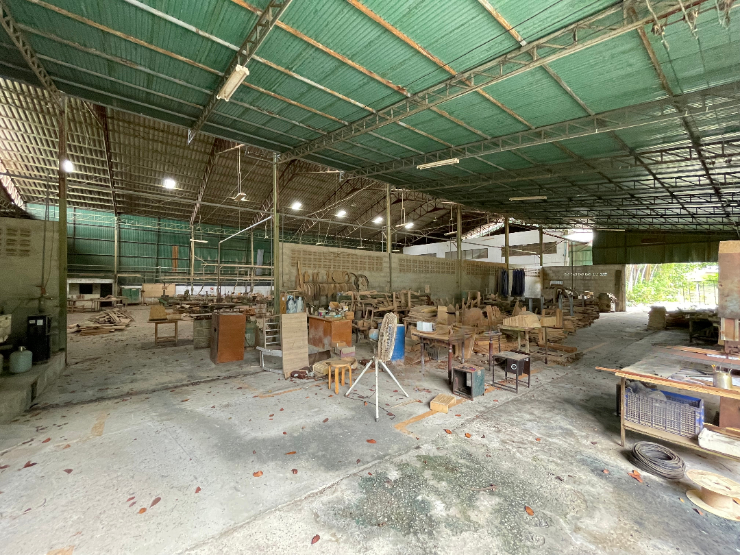 อาคารโรงงาน บ้านไร่ใหญ่ บ้านลาด