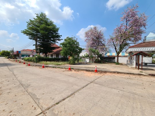 ที่ดินเปล่า โครงการเมืองประชา