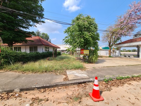 ที่ดินเปล่า โครงการเมืองประชา
