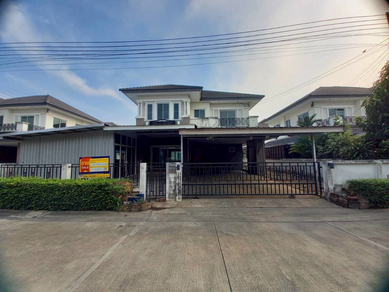 Detached house 2-storey, Roi Preecha Lake Ville project, Nakhon Pathom province.