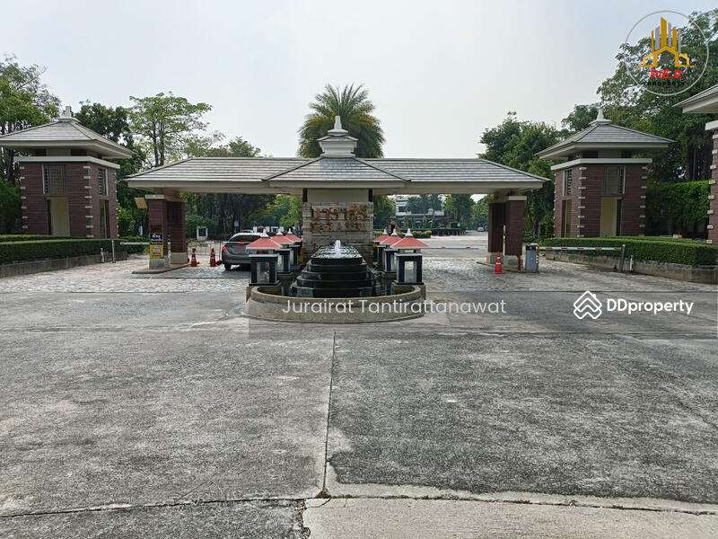 Narasiri Pattanakarn-Srinakarin, Bangkok