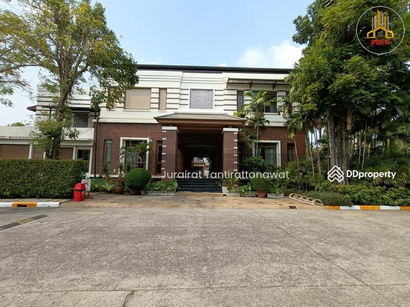 Narasiri Pattanakarn-Srinakarin, Bangkok