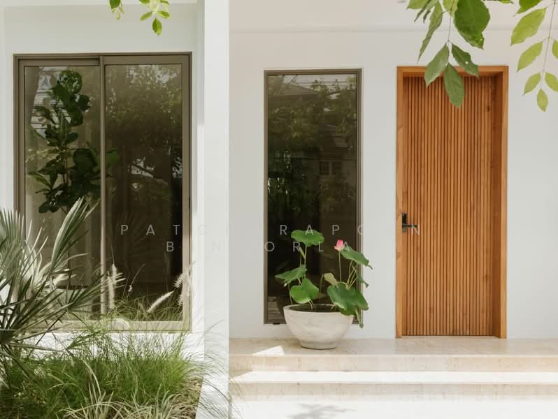 4-BR Townhouse, Bangkok