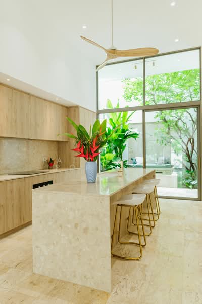 4-BR Townhouse, Bangkok