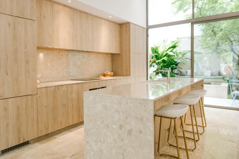 4-BR Townhouse, Bangkok