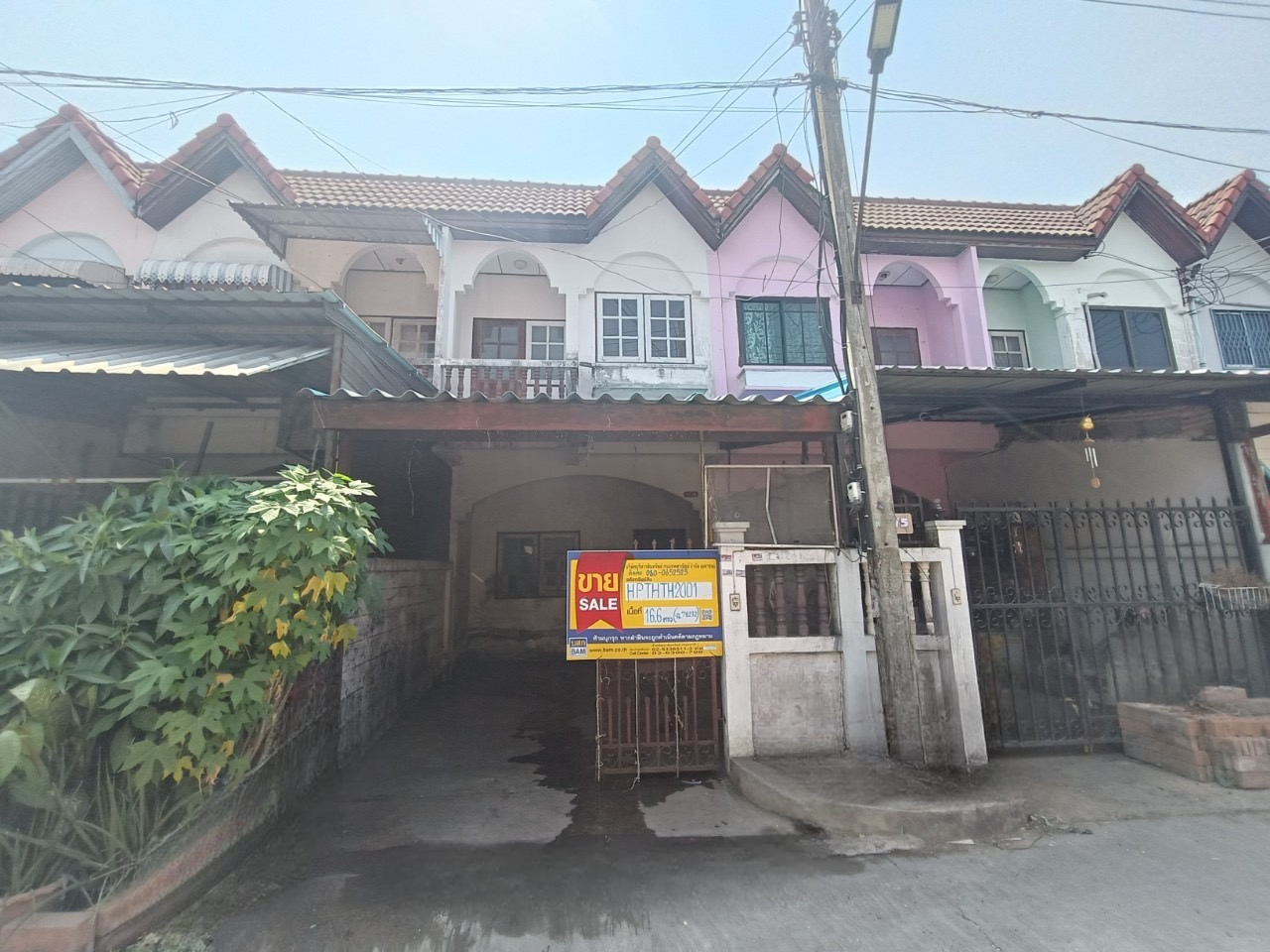 Townhouse project at Bannariniti Suri Srirun Garden Ville, Lam Luk Ka