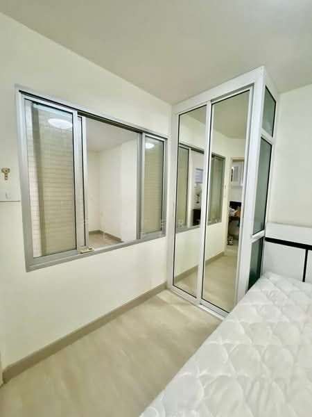 Lumpini Condo Town Ramintra-Laksi, Bangkok