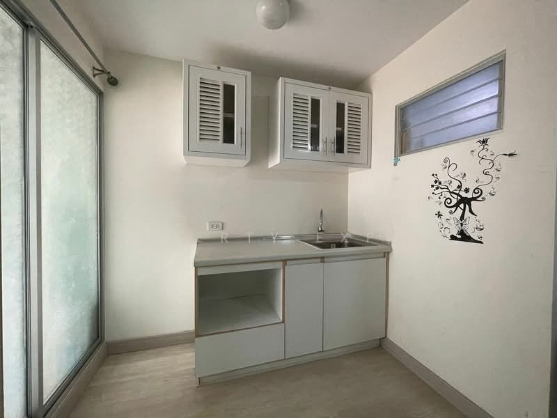 Lumpini Condo Town Ramintra-Laksi, Bangkok