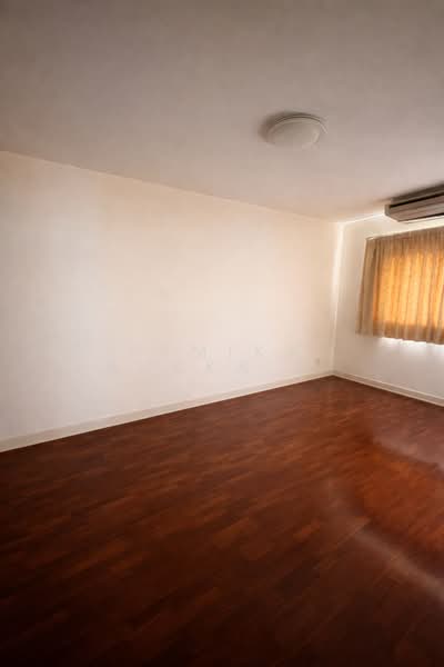 Paholyothin Park condominium, Bangkok