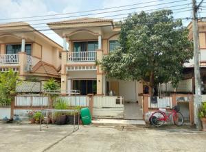 บ้านแฝด 2 ห้องนอน 2 ห้องน้ำ ราคาเพียง 2.8 ล้านบาท