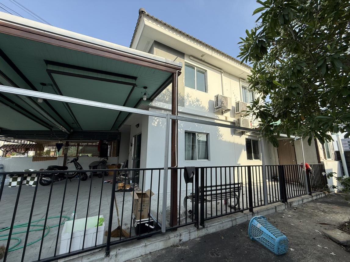 Townhouse in Klong Luang, Pathum Thani
