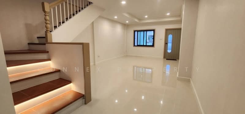 Loet Ubon Raminthra, Bangkok