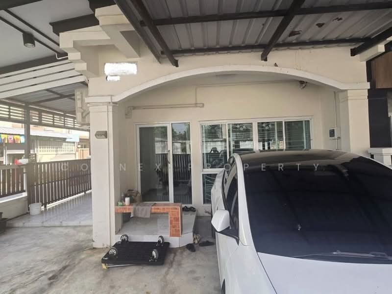 3-story corner townhome, Bangkok