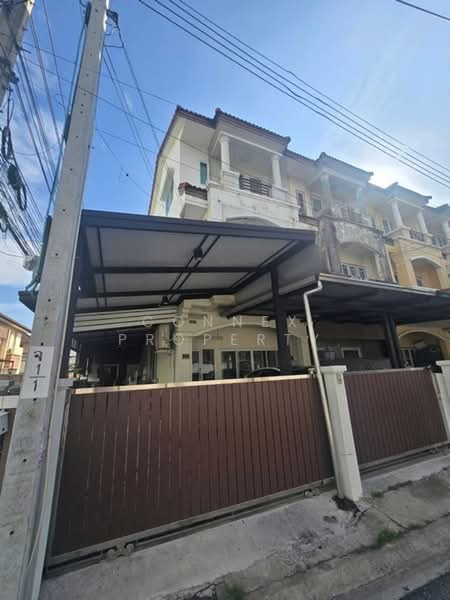 3-story corner townhome, Bangkok
