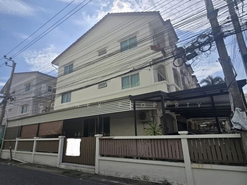 3-story corner townhome, Bangkok