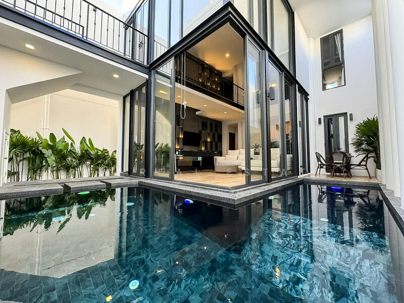 Luxury Pool Villa for Sale in Pratumnak, Jomtien, Chon Buri (Pattaya)