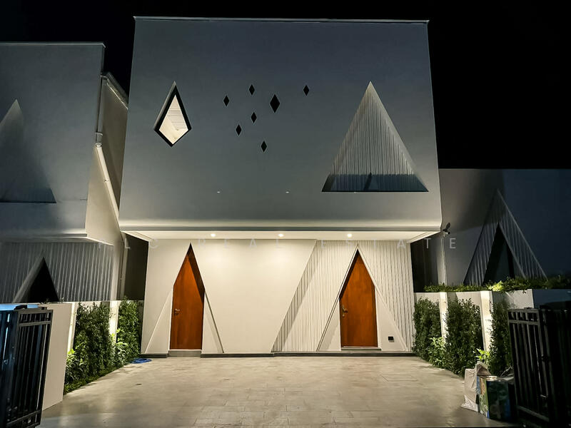Luxury Pool Villa for Sale in Pratumnak, Jomtien, Chon Buri (Pattaya)