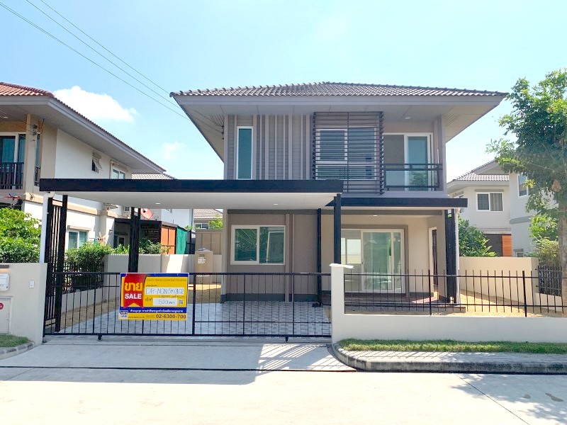 บ้านเดี่ยว โครงการคณาสิริ ชัยพฤกษ์-วงแหวน บางบัวทอง
ขนาดพื้นที่ 42 ตรว. 3 ห้องนอน 2 ห้องน้ำ มี 1 ห้องครัว และ 1 ห้องรับแขก
สิ่งอำนวยความสะดวก
- สระว่ายน้ำ
- สวนหย่อม
- ที่จอดรถ
- ระบบรักษาความปลอดภัย 24 ชั่วโมง
ตั้งอยู่ในโครงการคณาสิริ ชัยพฤกษ