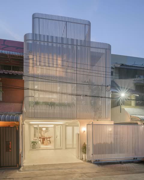 Beautiful 3-Storey Townhome Thonglor area, Newly renovated, Near BTS Thonglor, Bangkok