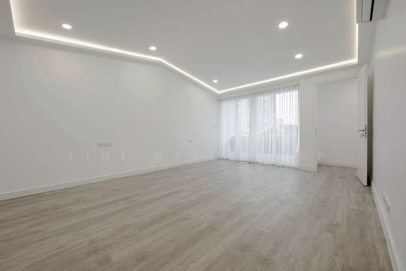 Beautiful 3-Storey Townhome Thonglor area, Newly renovated, Near BTS Thonglor, Bangkok