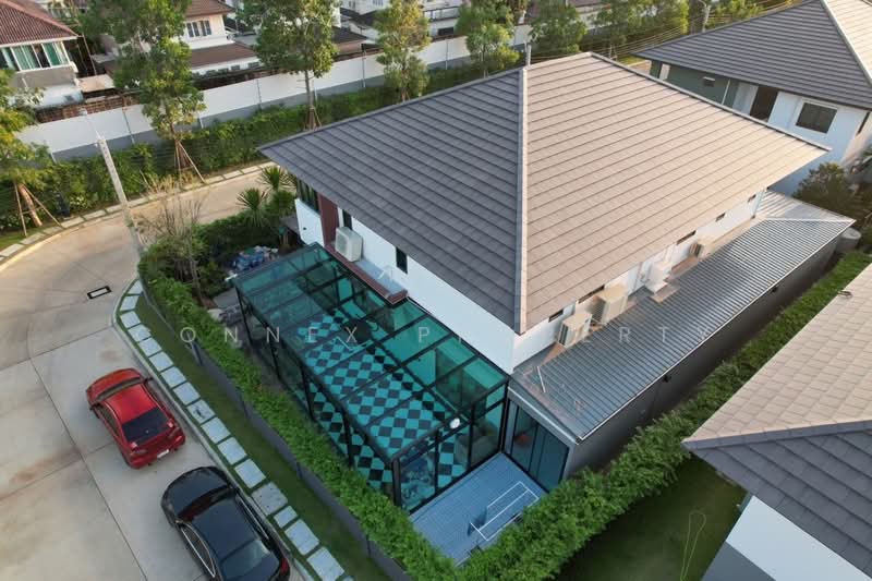 Setthasiri Thawiwatthana, Bangkok