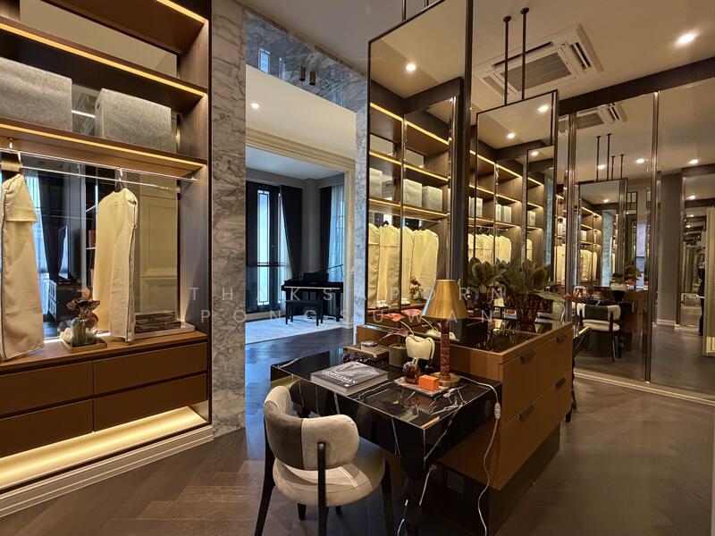 CONNOISSEUR Phatthanakan, Bangkok