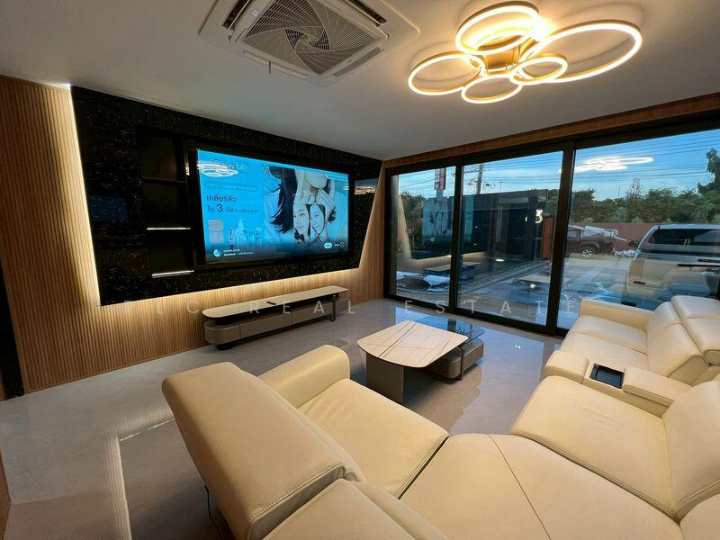 Luxury Pool Villa for Sale in Jomtien, Chon Buri (Pattaya)