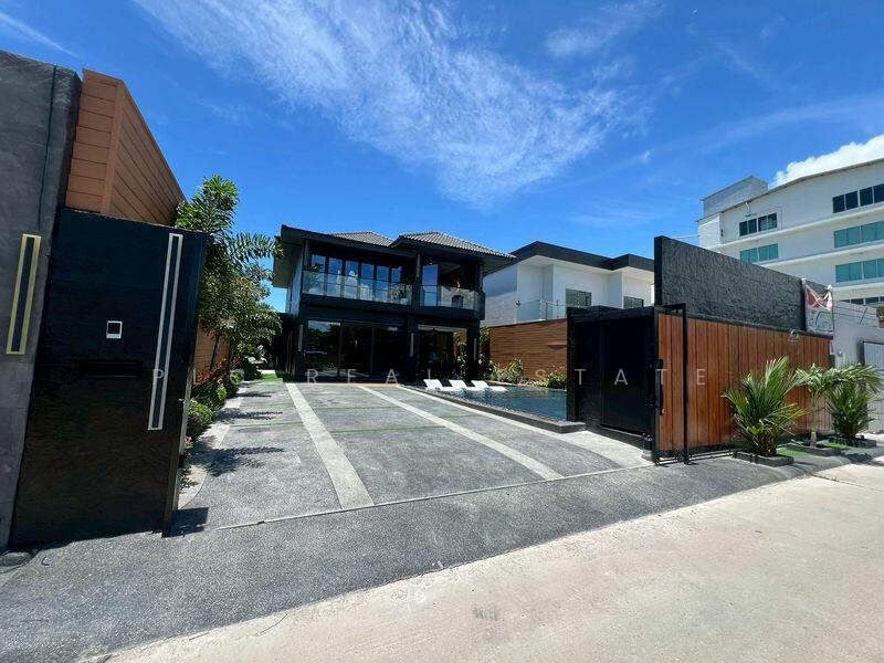 Luxury Pool Villa for Sale in Jomtien, Chon Buri (Pattaya)