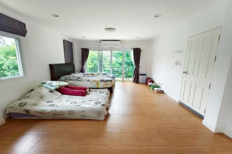 Baan Green Live, Bangkok