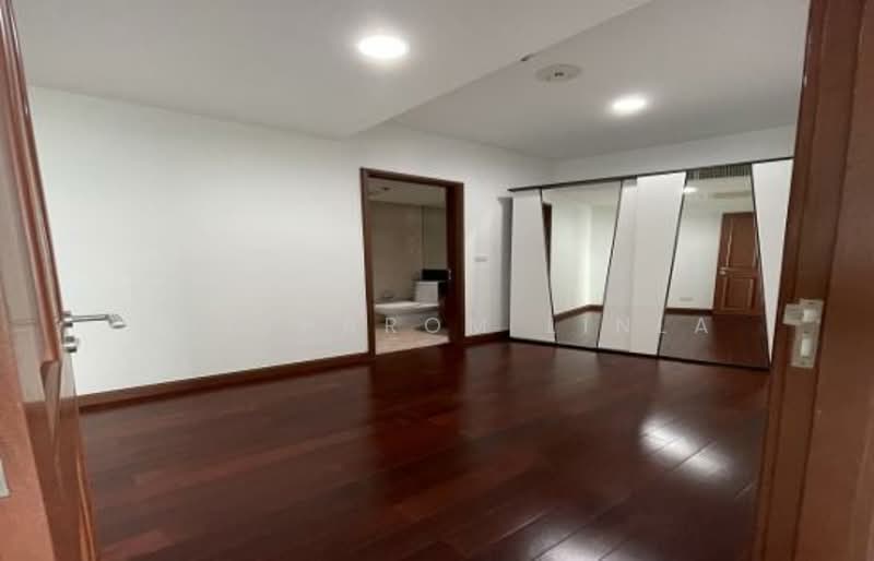 Baan Rajprasong, Bangkok