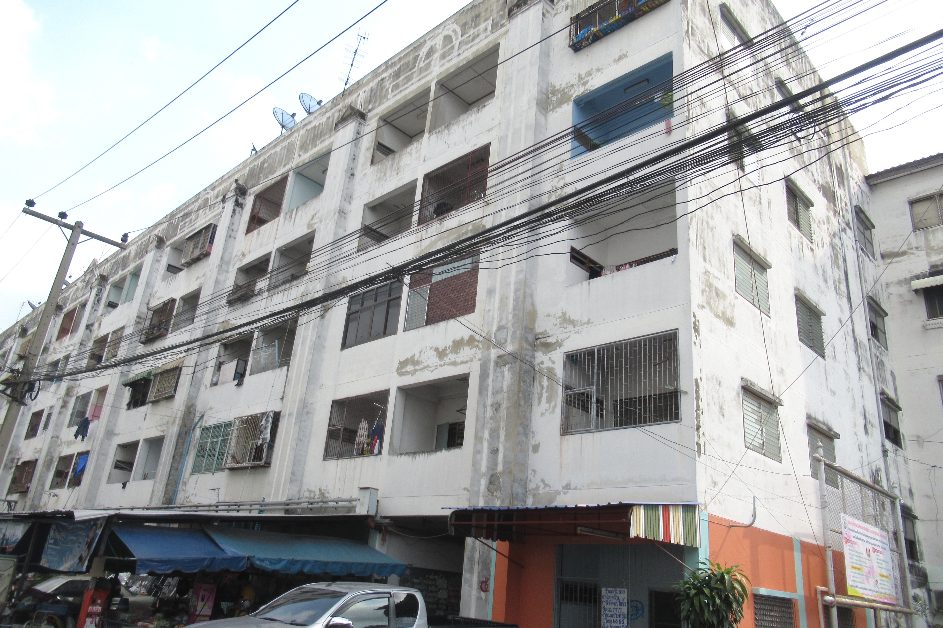 Condominium project at Bang Bua Thong, Pongsanudom 2.