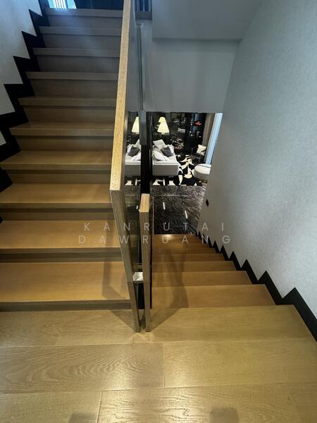 MEKA Signature Sathorn-Charoenrat, Bangkok