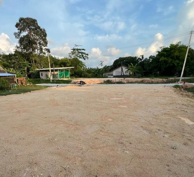 Land for sale in Rayong, 100 sq m, filled in, Ban Nam Khok - Nong Taphan Soi 11, Rayong