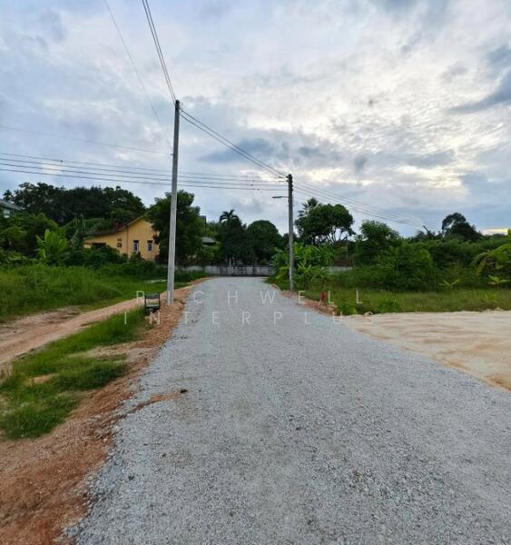 Land for sale in Rayong, 100 sq m, filled in, Ban Nam Khok - Nong Taphan Soi 11, Rayong