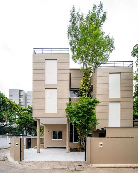 For sale: 3-story detached house, 51 square wah, in Chatuchak, Lat Phrao, Vibhavadi Rangsit., Bangkok