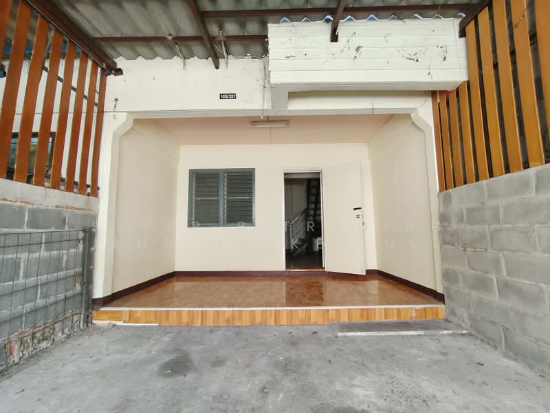 Townhouse for sale 16 sq.w. Kheha Klong 10 Pathum Thani, Pathum Thani