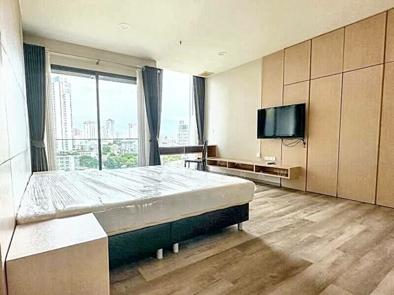 Noble Remix, Bangkok