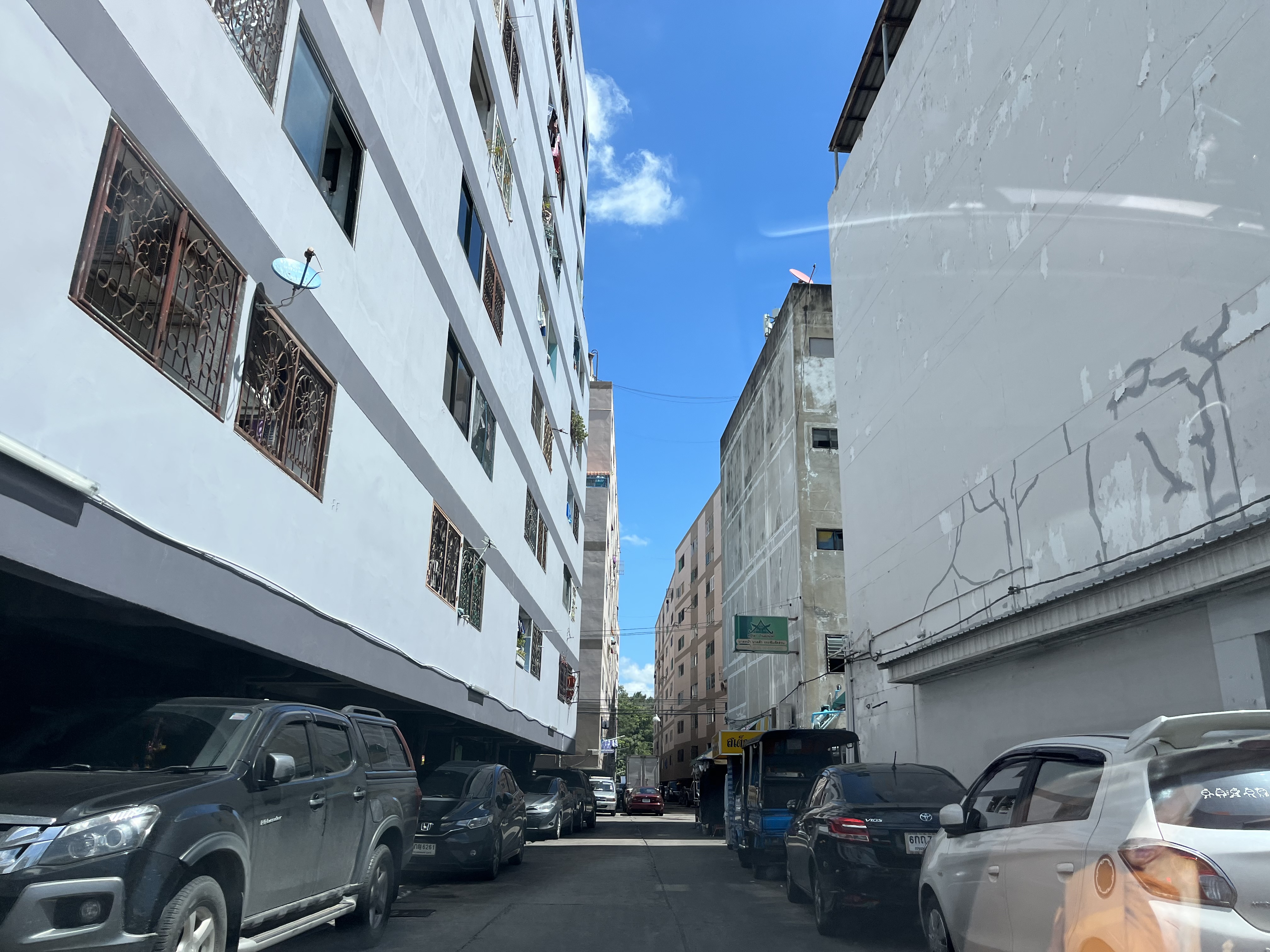 P. Pinklao Condominium Phase 2