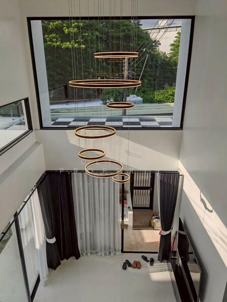 3-storey Detached House in the heart of Town in Town, Bangkok