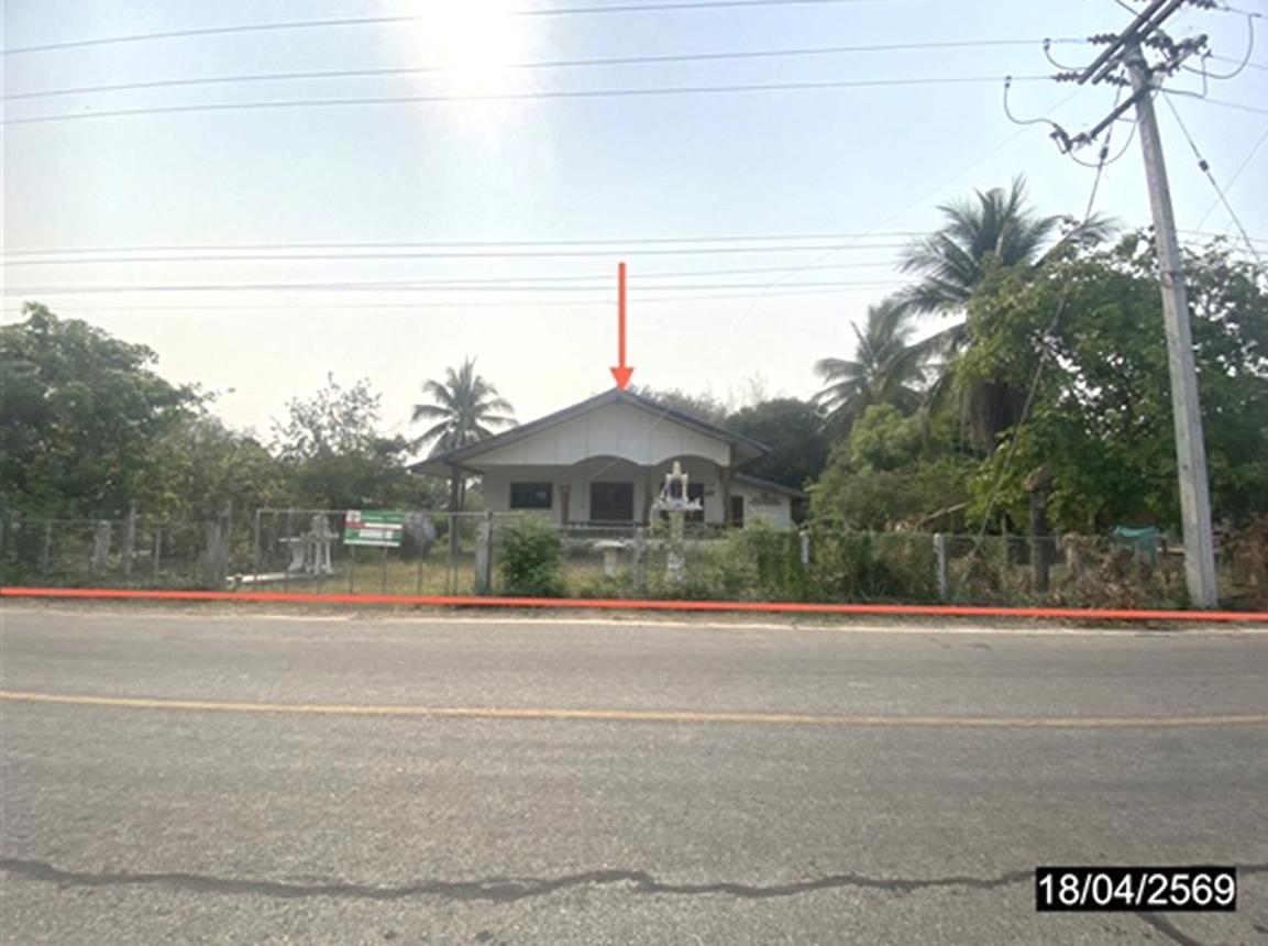 Single-family house in Tak, located near the Three Pagodas.
