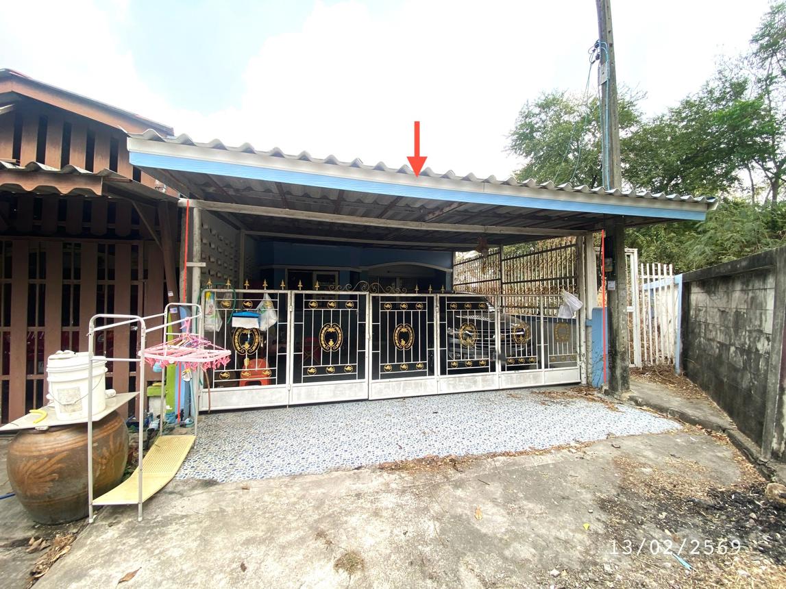 Townhouse Bupphachart Karndee Villa Pan Thong Chonburi