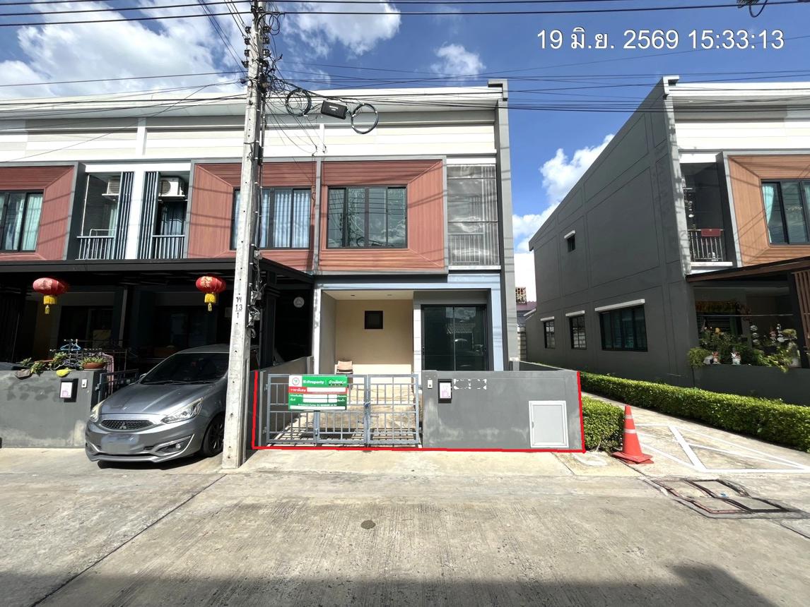ทาวน์เฮ้าส์ เดอะ ทรอป เออเบิร์น มอเตอร์เวย์-ลาดกระบัง ลาดกระบัง กรุงเทพมหานคร